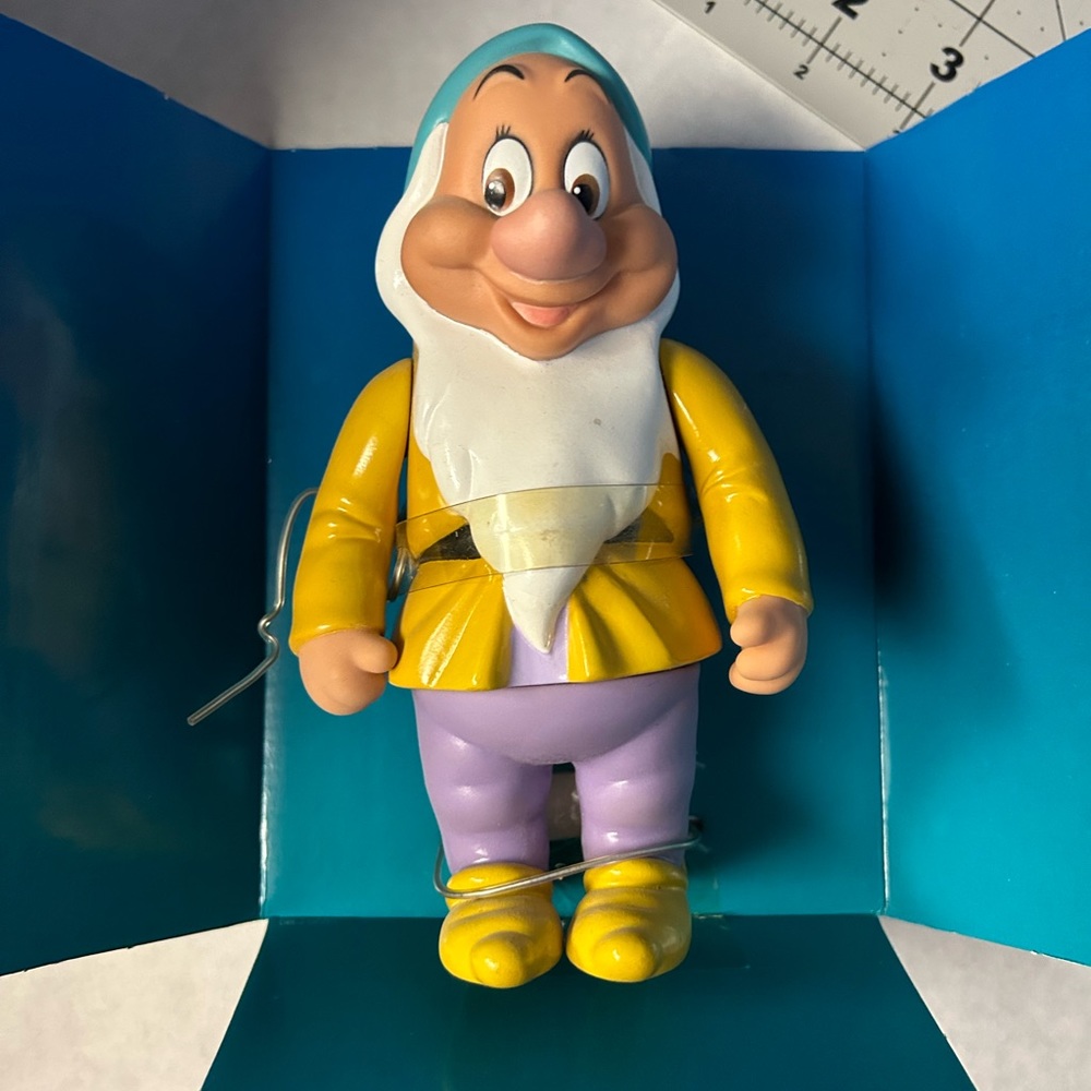 1992 Mattel Bashful Snow White Seven Dwarfs Doll w Box Disney Vintage